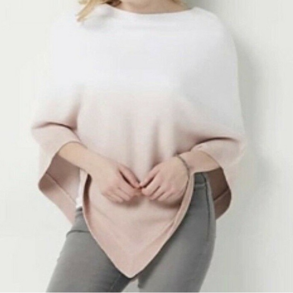 Barefoot Dreams CozyChic Ultra Lite Ocean Breeze Poncho in Ombré Rose‎ Mist OS